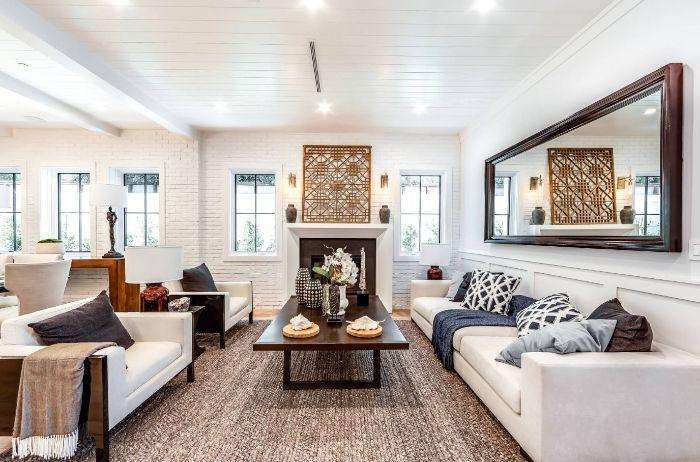 DAT Interior Design Adaptable White Couches
